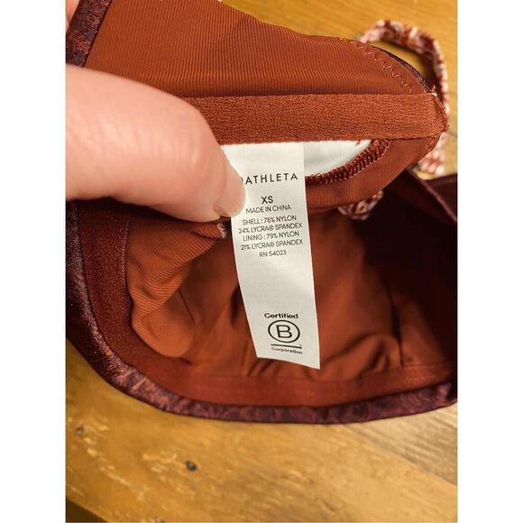 Athleta XS NWT Aqualuxe Batik Bandeau Bikini Top burgundy - Picture 9 of 9